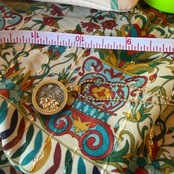 Leo Zodiac Necklace Gold Tone Pendant Glitter Disc Horoscope Jewelry Gift - Picture 4 of 6